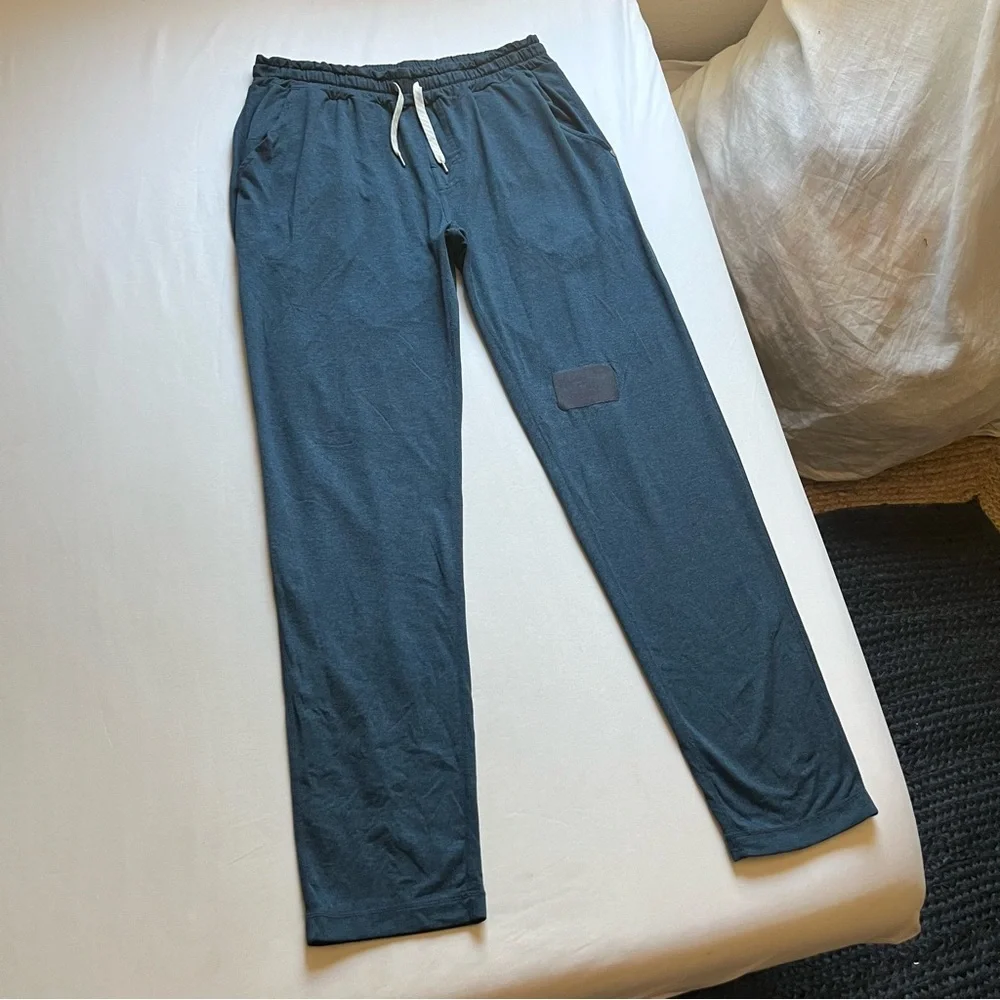 VUORI teal blue‎ knit athletic patch drawstring elastic waist sweat pants